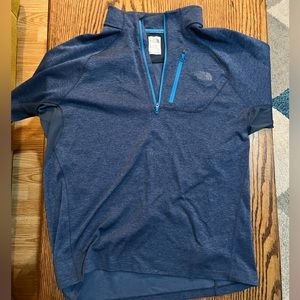 Men’s Large blue north face pull over